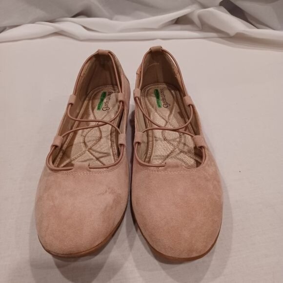 Baretraps Womens Ballet Flats With Criss Cross Elastic Straps Foam Insole Light - Picture 3 of 8